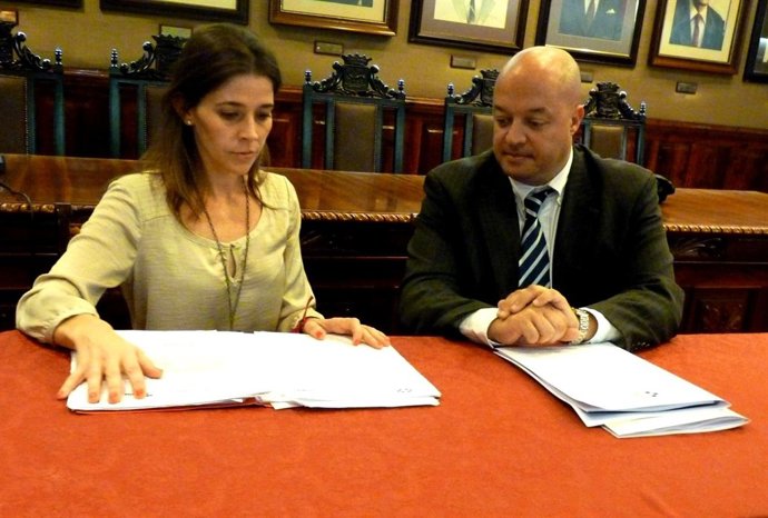 Reunión entre la edil y el director general