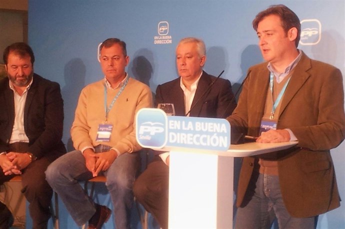 Sanz, Arenas y Eloy Carmona en su intervención