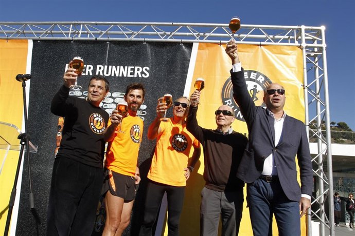 El actor Santi Millán entre los participantes