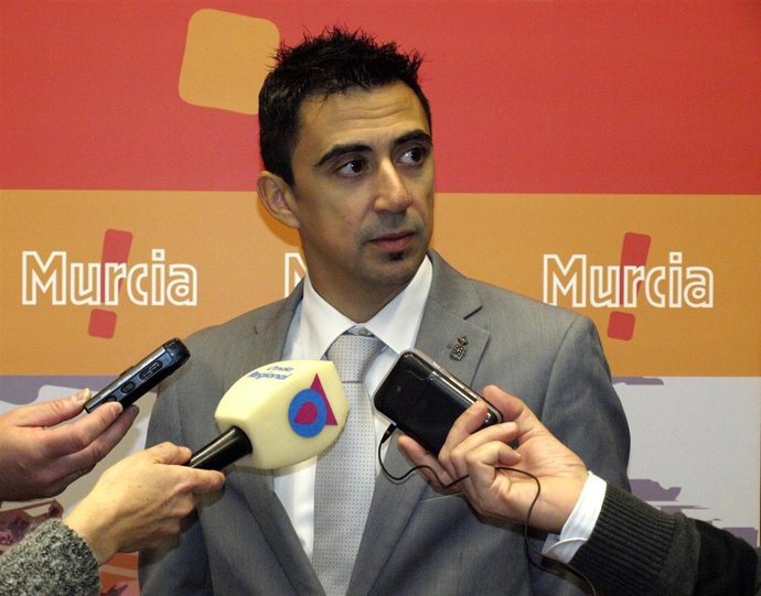 El portavoz de Unión Progreso y Democracia en el Ayuntamiento, Rubén J. Serna