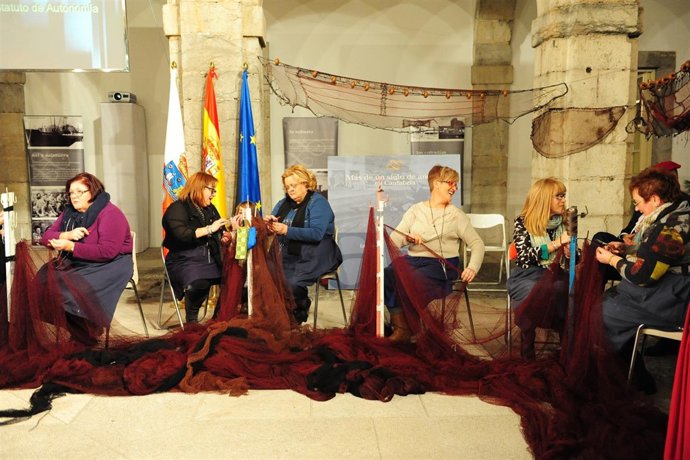 Rederas en el aniversario del Estatuto de Autonomía, en el Parlamento