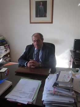 El juez José Carlos Romero Roa en su despacho