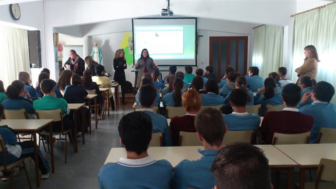 Allumnos en un taller sobre violenvia de genero