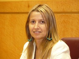 La senadora de CiU Eva Parera en su escaño del Senado