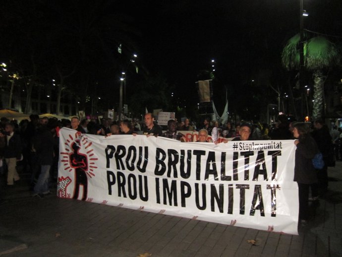 Manifestación en el Raval por la muerte del empresario J.A.Benítez. (archivo)