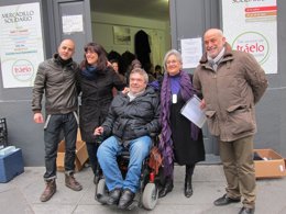 Representantes de Cruz Roja, París 365 y el Mercadillo Solidario