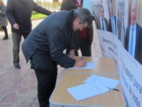 Álvarez-Cascos firma "contra el transfuguismo" de los dos concejales no adscritos que antes eran de Foro