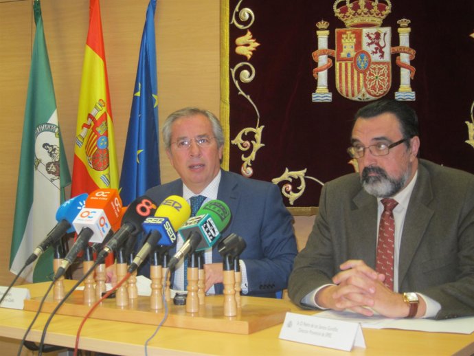 Javier de Torre y Pedro de los Santos en rueda de prensa