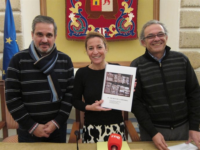 Presentación Del Archivo De La Memoria De Cáceres