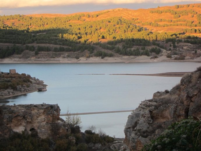 Emnalse de la cuenca del Ebro
