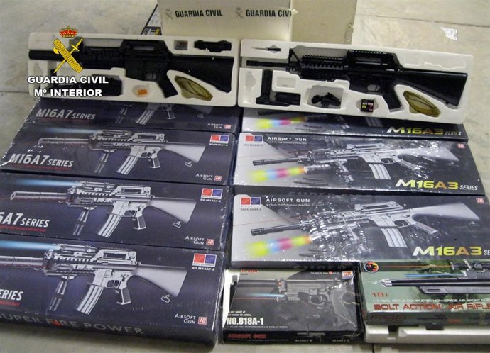 Guardia Civil detecta la distribución de productos ilícitos en varios comercios 