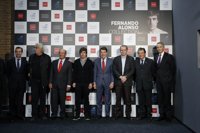 Domenicali, Briatore, Whitmarsh y Minardi arropan a Alonso en la presentación de su exposición en Madrid