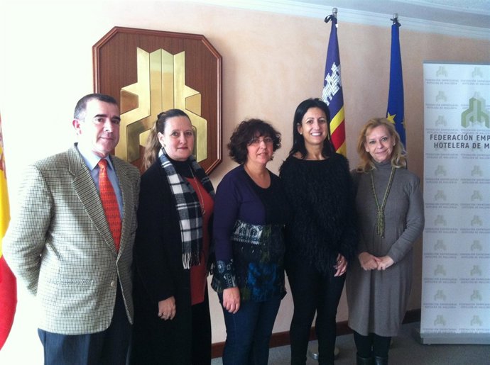 Reunión entre FEHM y Asociación de parados mayores de 45 años