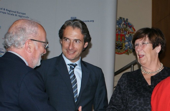 De la Serna copresidirá el Consejo de Municipios y Regiones de Europa
