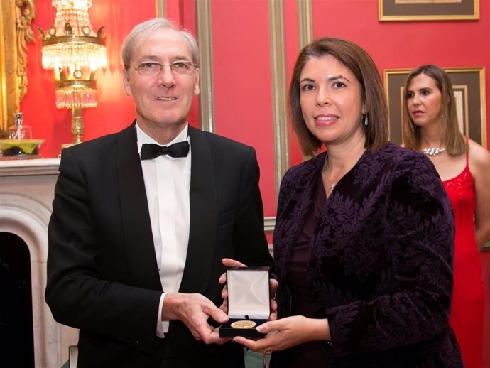 SARA BALLESTROS Y LUIS SALAVERRÍA_ENTREGA