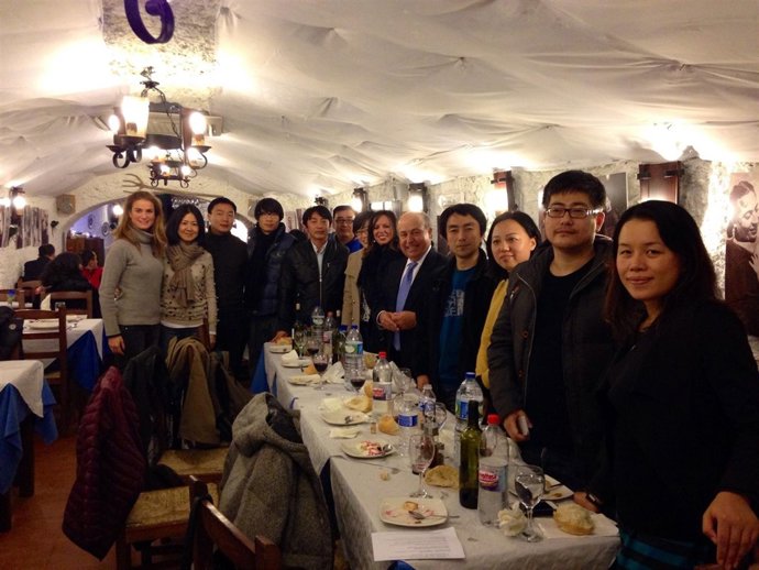 Periodistas del portal chino QQ.Com visitan Granada