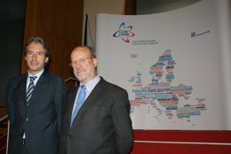 Íñigo de la Serna (drcha) y el alcalde de Valladolid, Javier León de la Riva