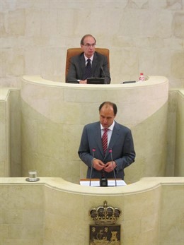 El presidente de Cantabria, Ignacio Diego, en debate orientación política