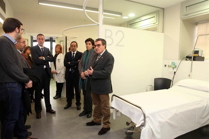 Clínica de Ponent con el alcalde de Lleida, Àngel Ros