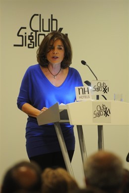 Botella durante una conferencia en el Club Siglo XXI