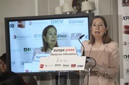 Ministra de Fomento, Ana Pastor, en los Desayunos de Europa Press