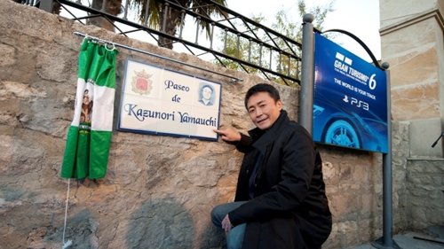 Kazunori Yamauchi junto a su calle en Ronda