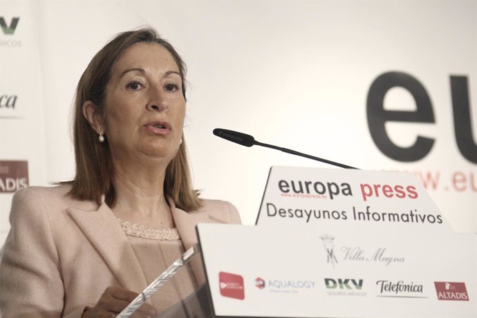 Ana Pastor en el Desayuno de Europa Press