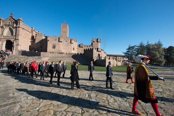 Representantes de las instituciones navarras en Javier.