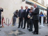 Almería.-Cultura.-El productor Denis O'Dell coloca el cuarto lucero del Paseo de las Estrellas de Almería
