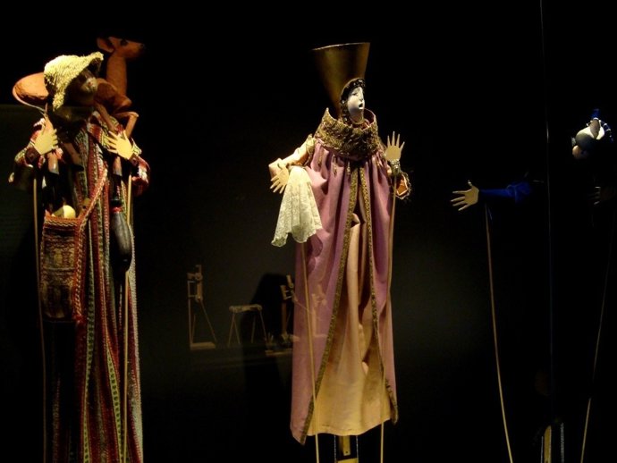Marionetas que exhibe la Puerta de Santiago