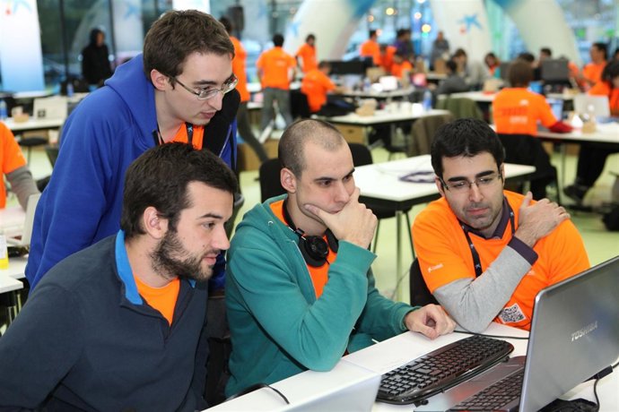 El equipo ganador de la FinAppsParty 2013 de CaixaBank y Barcelona Digital