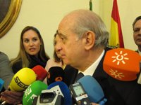 El ministro del Interior garantiza que la Guardia Civil estará "especialmente presente y visible" en Almadén