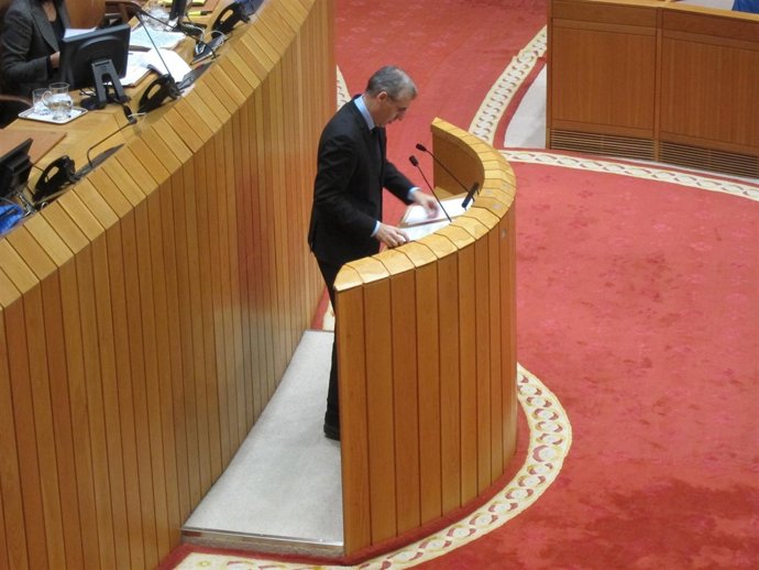 El conselleiro Francisco Conde en el Parlamento de Galicia