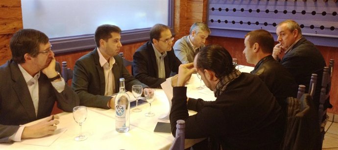 El PSOE Se Reúne Con AICCOR