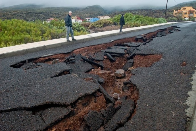 Alpidio Armas valora los daños en La Caleta