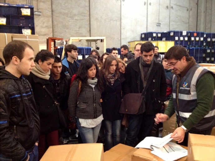 Estudiantes de la Universidad de Jaén en el puerto de Algeciras (Cádiz)
