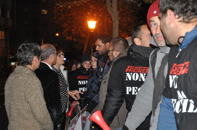 Trabajadores de FREIREMAR se manifiestan en el Parlamento