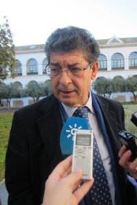 Valderas critica que el Ayuntamiento deje de prestar servicios de dependencia e insiste en que la Junta "pagará"