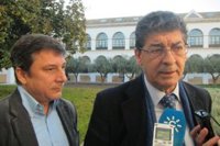 Valderas propone que una sala de comisiones del Parlamento lleve el nombre de García Caparrós