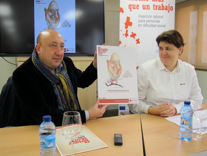 Jaime Fernández  y Marta Varas, durante la presentación de la caricatura.