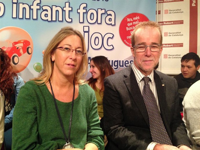 La consellera Neus Munté y Josep Marquès (Creu Roja)