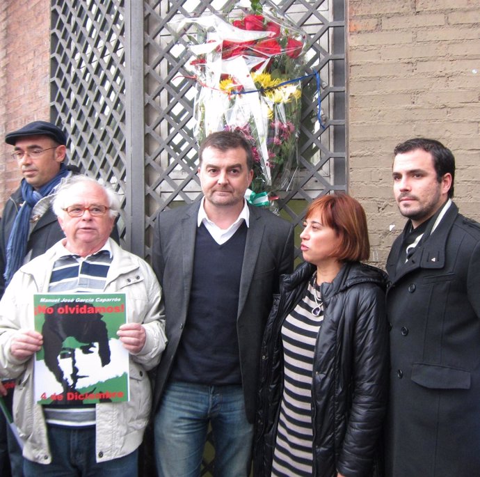 Antonio Maíllo y Alberto Garzón en el homenaje a García Caparrós