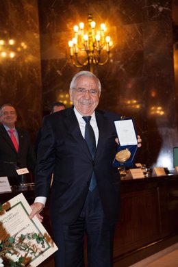 El pte de Ficosa J.M. Pujol recibe la Medalla de Honor al Fomento de Invención