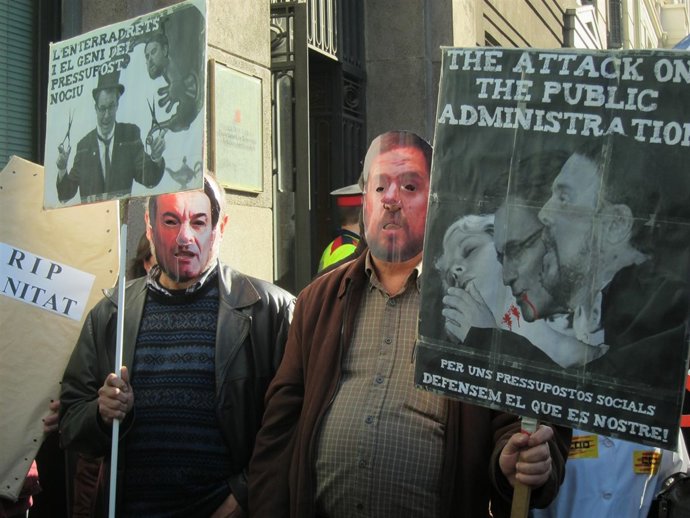 Sindicatos de función pública se concentran ante la Conselleria de Gobernación