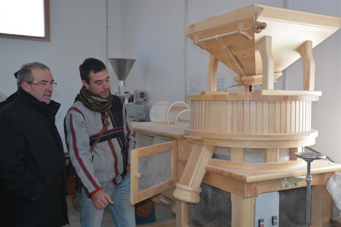 Joan Reñé visita el molino de La Garbiana
