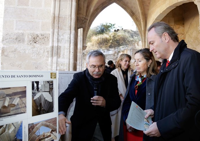 LA ministra de Fomento, Ana Pastor, y el jefe del Consell, Alberto Fabra