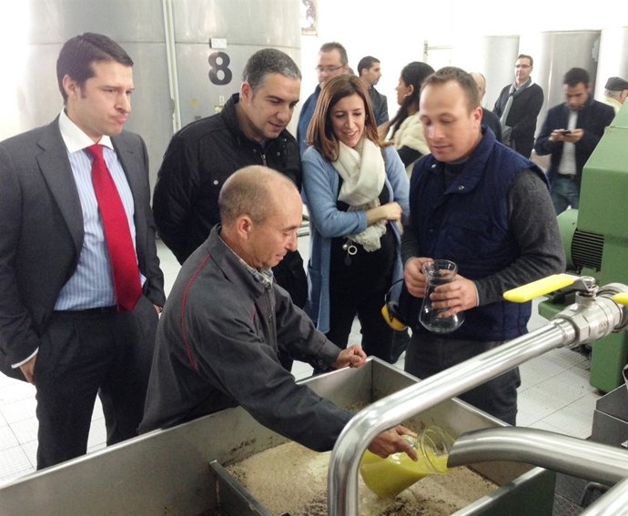 Bendodo, durante su visita a Torrox.