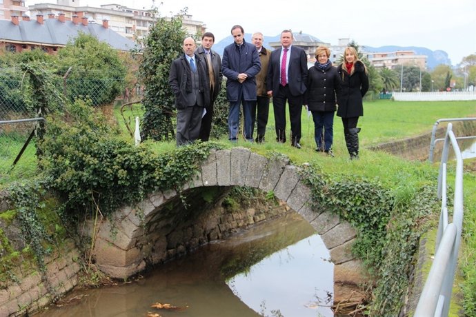 Visita a uno de los arroyos que se han limpiado y dragado