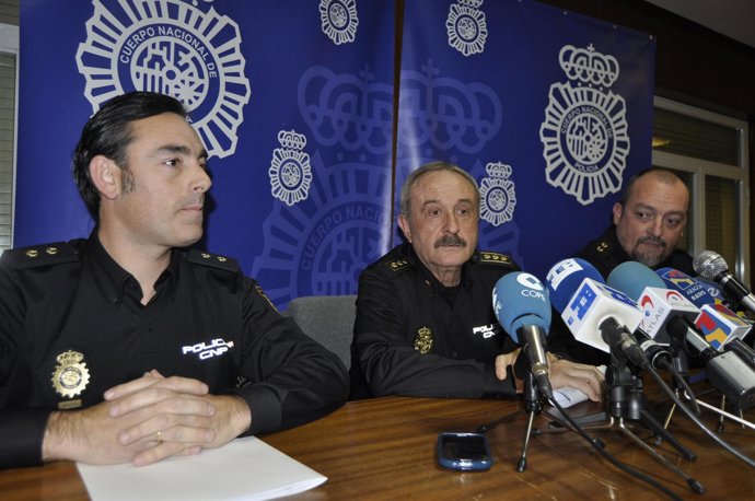 Félix Jodrá, José Villar del Saz y Antonio Longarón, de la Jefatura Superior.