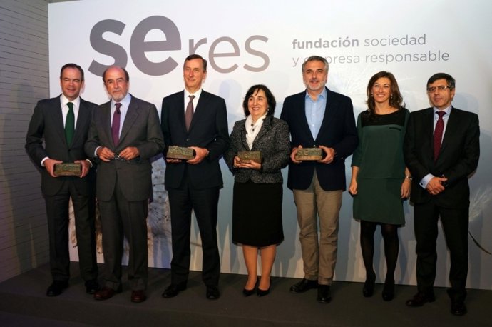 Fotografía de familia de los Premios Seres 2013 